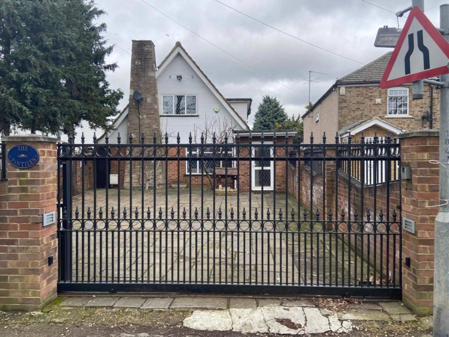 4 Bedroom House, Heathrow Airport, Luxe Inn Colnbrook Екстериор снимка