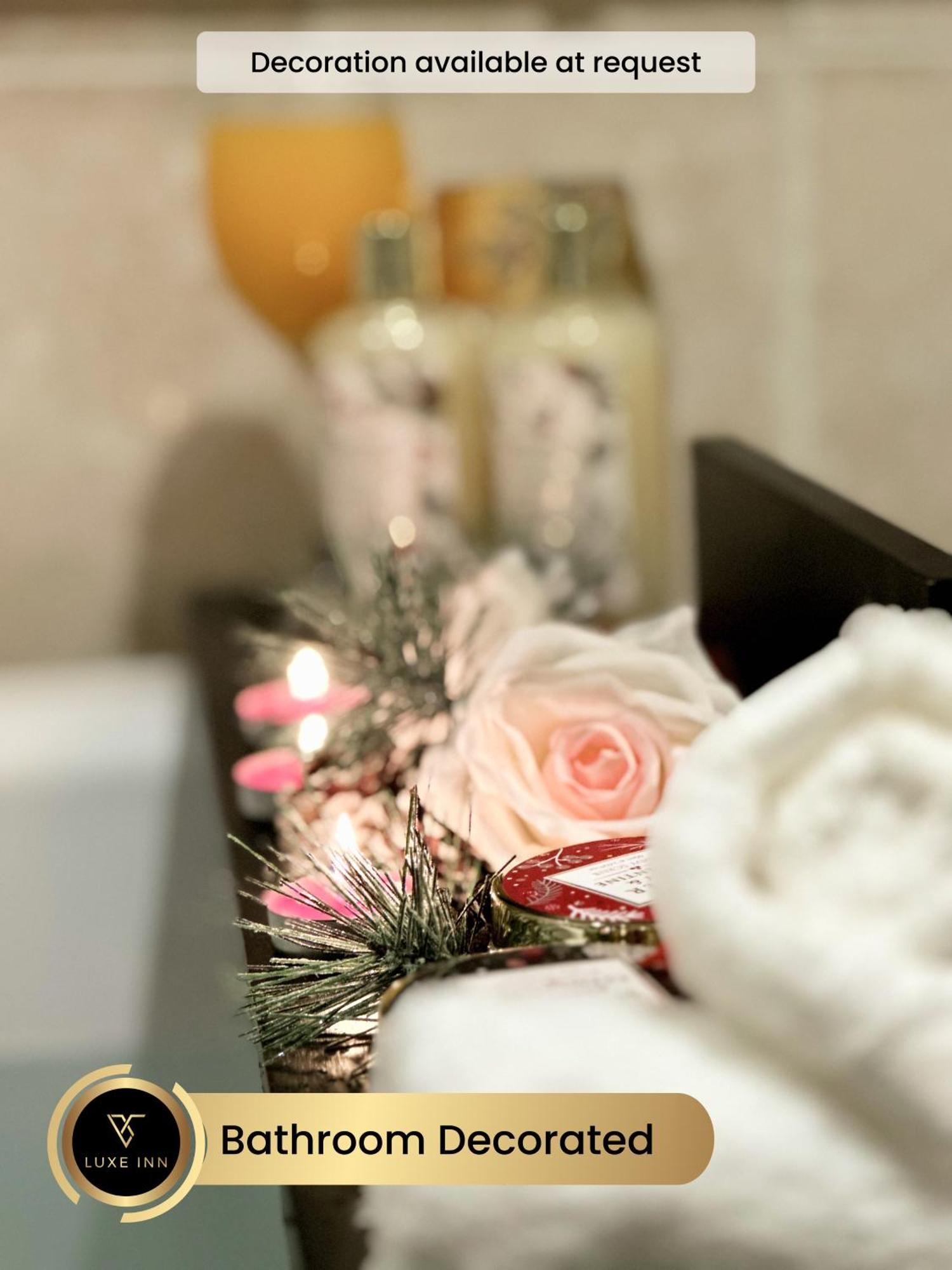 4 Bedroom House, Heathrow Airport, Luxe Inn Colnbrook Екстериор снимка