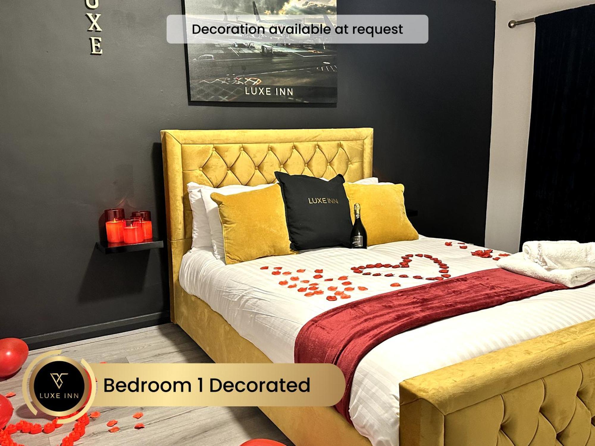 4 Bedroom House, Heathrow Airport, Luxe Inn Colnbrook Екстериор снимка