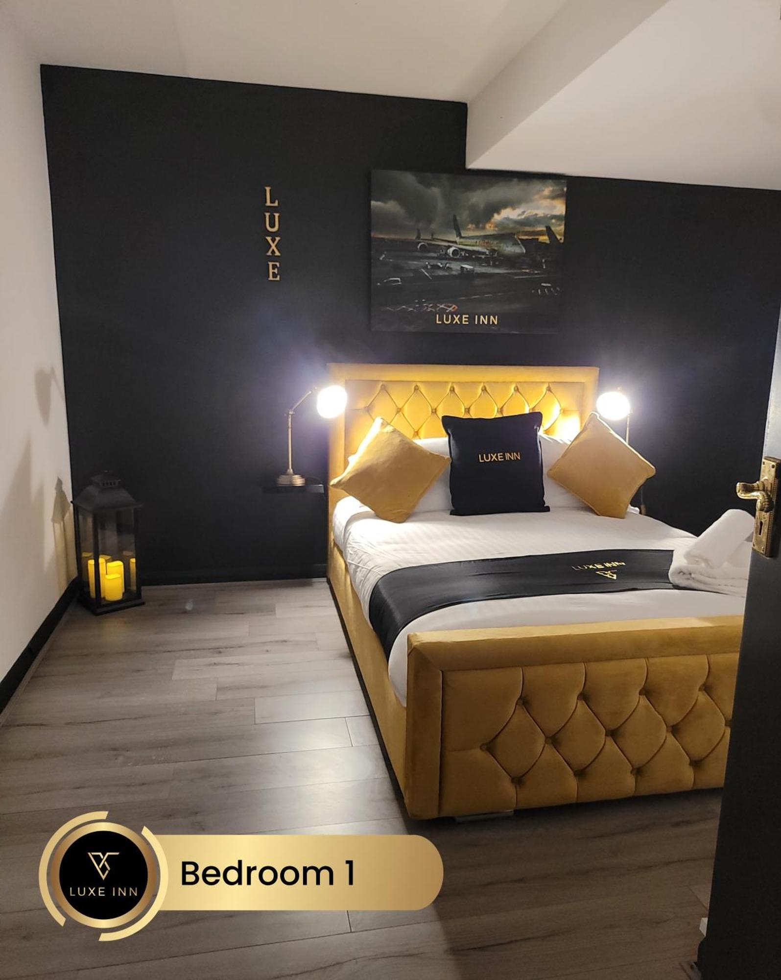 4 Bedroom House, Heathrow Airport, Luxe Inn Colnbrook Екстериор снимка