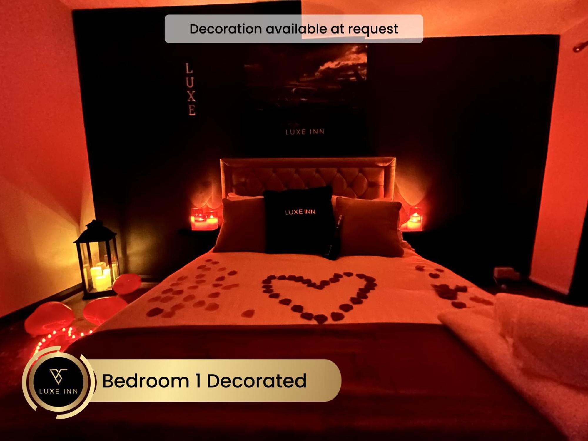 4 Bedroom House, Heathrow Airport, Luxe Inn Colnbrook Екстериор снимка