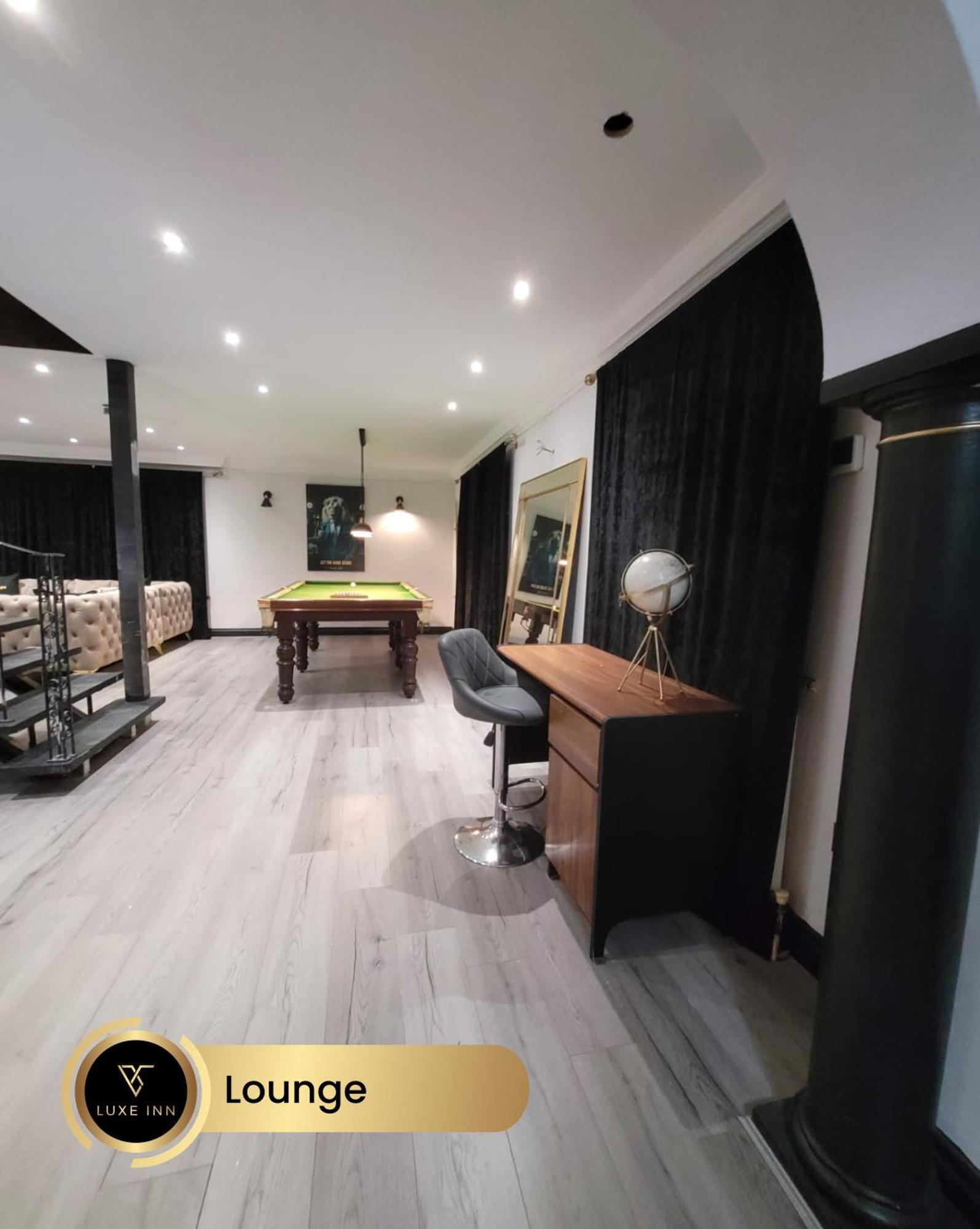 4 Bedroom House, Heathrow Airport, Luxe Inn Colnbrook Екстериор снимка